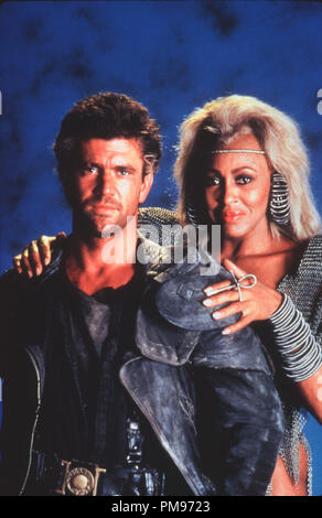 Studio Publicity Still from 'Mad Max Beyond Thunderdome' Mel Gibson, Tina Turner © 1985 Warner    All Rights Reserved   File Reference # 31703249THA  For Editorial Use Only Stock Photo