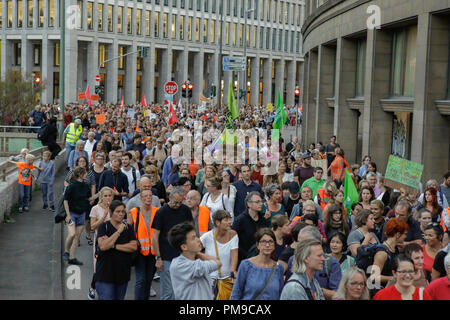 Frankfurt, Germany. 17th September 2018. Thousands of protesters march with banners and placards through Frankfurt. Around 6.300 protesters marched through Frankfurt, in support of the Seebrucke (Sea Lift) movement for the rescuing of refugees from the Mediterranean Sea. They also protested against the restrictive refugee policies of German Federal Interior Minister Horst Seehofer, who was due to speak at a congress in Frankfurt the following day, but whose appearance was cancelled. Credit: Michael Debets/Alamy Live News Stock Photo