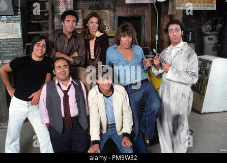 Studio Publicity Still from 'Taxi' Tony Danza, Judd Hirsch, Danny DeVito, Marilu Henner, Randall Carver, Jeff Conaway, Andy Kaufman circa 1978   ll Rights Reserved File Reference # 31720072THA  For Editorial Use Only Stock Photo