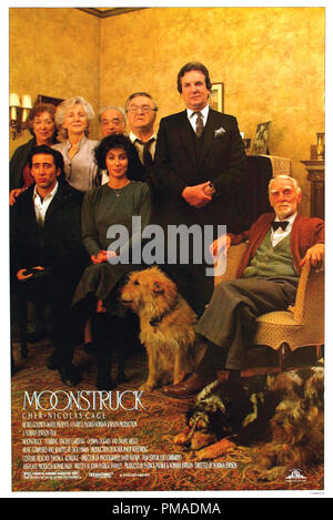 Moonstruck - US Poster 1987 MGM  Cher, Nicolas Cage, Olympia Dukakis, Danny Aiello, Vincent Gardenia, Julie Bovasso, Louis Guss, Anita Gillette, Feodor Chaliapin Jr., John Mahoney  File Reference # 32509 257THA Stock Photo