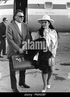 Richard Burton, Elizabeth Taylor, circa 1975 © JRC /The Hollywood Archive - All Rights Reserved   File Reference # 32509 764THA Stock Photo