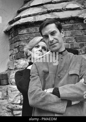 Barbara Bain, Martin Landau, stars of 'Mission Impossible', circa 1966 © JRC /The Hollywood Archive - All Rights Reserved  File Reference # 32509 818THA Stock Photo