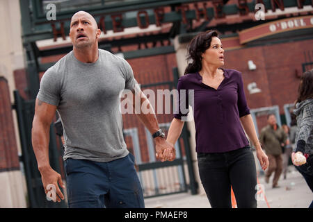 (L-r) DWAYNE JOHNSON as Ray and CARLA GUGINO as Emma in the action thriller 'SAN ANDREAS,' a production of New Line Cinema and Village Roadshow Pictures, released by Warner Bros. Pictures.