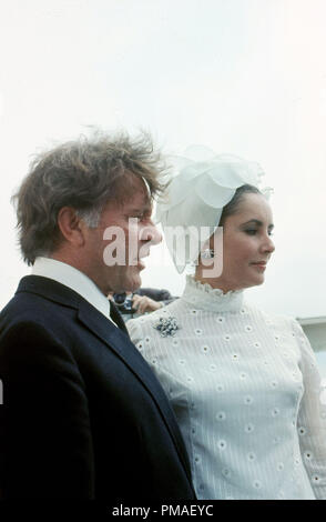 Richard Burton and Elizabeth Taylor circa 1969 © JRC /The Hollywood Archive - All Rights Reserved File Reference # 32633 088THA Stock Photo