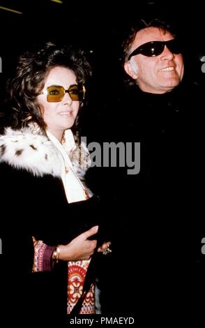 Richard Burton and Elizabeth Taylor circa 1971 © JRC /The Hollywood Archive - All Rights Reserved File Reference # 32633 089THA Stock Photo