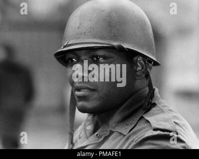 Jim Brown in 'The Dirty Dozen', 1967 © JRC /The Hollywood Archive - All Rights Reserved  File Reference # 32633 521THA Stock Photo