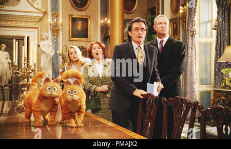 Garfield and his look-alike, Prince, astound - left to right: Abby (Lucy Davis), Mrs. Whitney (Jane Carr), Mr. Greene (Oliver Muirhead) and Mr. Hobbs (Roger Rees)  'GARFIELD: A TAIL OF TWO KITTIES' (2006) Twentieth Century Fox.