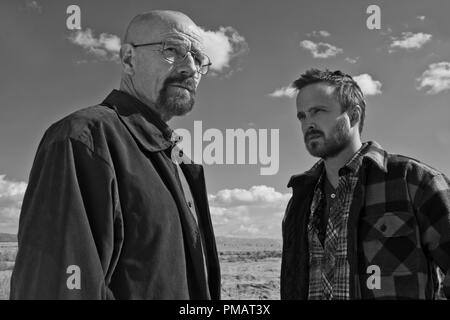 Walter White (Bryan Cranston) and Jesse Pinkman (Aaron Paul) - Breaking Bad  - Season 5, Episode 3 - Photo Credit: Ursula Coyote/AMC Stock Photo - Alamy