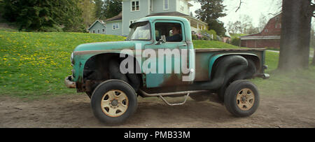 Lucas Till plays Tripp and Jane Levy plays Meredith in Monster Trucks from  Paramount Pictures. (2017 Stock Photo - Alamy