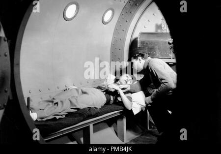 Fay Wray, Ralph Bellamy,'Below The Sea' (1933) Columbia Pictures File Reference # 33371 228THA Stock Photo