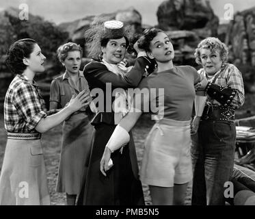 Norma Shearer, Joan Fontaine, Rosalind Russell, Paulette Goddard, Mary Boland, 'The Women' 1939 MGM    File Reference # 33536 608THA Stock Photo