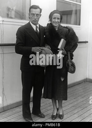 Buster Keaton and his wife Natalie Talmadge with their sons 1932 Stock Buster Keaton and his wife Natalie Talmadge with their sons 1932 Stock