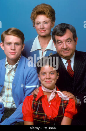 Ron Howard, Marion Jones, Tom Bosley, Erin Moran, 'Happy Days' circa 1974   File Reference # 32337 283THA Stock Photo