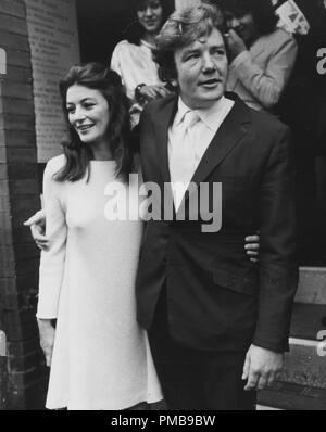 Anouk Aimee, Albert Finney, 1970 © JRC /The Hollywood Archive - All Rights Reserved File Reference # 32557 659THA Stock Photo