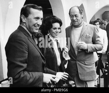 David Frost, Rachael Roberts, Rex Harrison, 1969 © JRC /The Hollywood Archive - All Rights Reserved File Reference # 32557 771THA Stock Photo