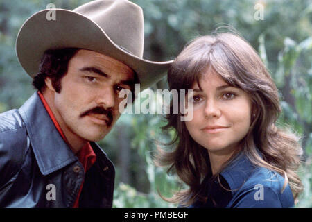 Sally Field and Burt Reynolds in 'Smokey and the Bandit' (1977) Universal File Reference # 33371 705THA Stock Photo