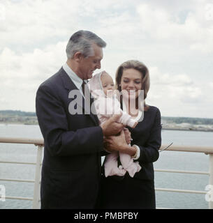 Cary Grant with his fourth wife Dyan Cannon and their baby daughter Jennifer on a visit to England, 1966.  File Reference # 32603 402THA Stock Photo