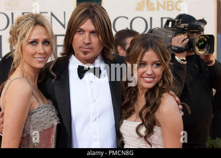 The Hollywood Foreign Press Association Presents 'The Golden Globe Awards - 66th Annual'  Tish Cyrus, Miley Cyrus, Billy Ray Cyrus 1-11-2009 Stock Photo