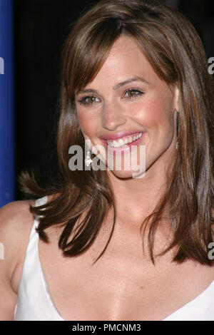 その他 GQ march 2005 Jennifer Garner ,marissa Jennifer Garner arriving at the 2006 GQ - Men Of The Year at