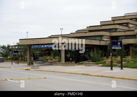 rapid city sd commercial airport