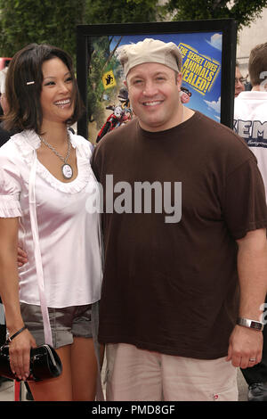 Barnyard: The Original Party Animals (Premiere) Steffiana De La Cruz, Kevin James 07-30-2006 / Cinerama Dome / Hollywood, CA / Paramount Pictures / Photo by Joseph Martinez / PictureLux  File Reference # 22795 0052-picturelux  For Editorial Use Only - All Rights Reserved Stock Photo