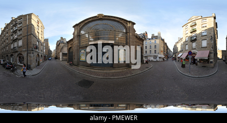 360 degree panoramic view of Saint-Malo intra-muros near the wheat market