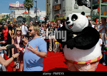 Los Angeles, CA, USA. 16th Jan, 2016. Jack Black, son Samuel Jason Black at  arrivals for KUNG FU PANDA 3 Premiere, TCL Chinese 6 Theatres (formerly  Grauman's), Los Angeles, CA January 16