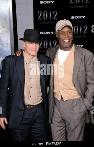 Woody Harrelson and Danny Glover at the Premiere of Columbia Pictures '2012'.  Arrivals held at the Regal Cinemas LA Live in Los Angeles, CA, November 3, 2009. Photo by PictureLux File Reference # 30097 78PLX   For Editorial Use Only -  All Rights Reserved Stock Photo