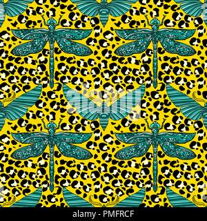 Vector illustration leopard print seamless pattern with fly insects in doodle style. Stock Vector