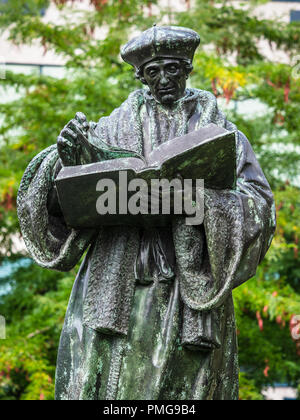 Erasmus Statue Rotterdam The statue of Desiderius Erasmus is the oldest statue in the Netherlands,  unveiled in 1622 artist Hendrick de Keyser Stock Photo