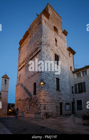 Old medieval church in Saint Paul de Vence, one of the oldest towns of the French riviera. Night view Stock Photo