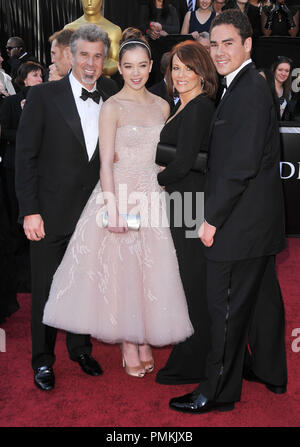 Hailee Steinfeld with her Dad Peter Steinfeld, Mom Cheri Steinfeld