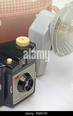 The vintage  Brownie Cresta II camera with its external flash Stock Photo