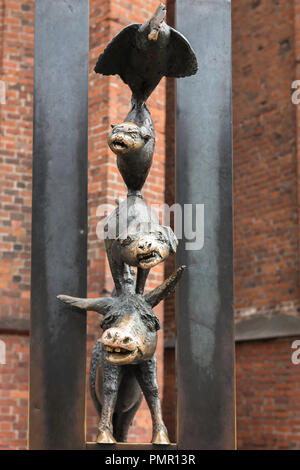 The famous Bremen Town Musicians sculpture (Krista Baumgaertel 1990) in the center of medieval Old Riga, Latvia. Stock Photo