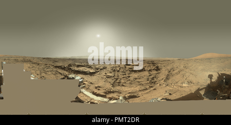 360 degree panoramic view of Mars Panorama - Curiosity rover: Martian solar day 1302