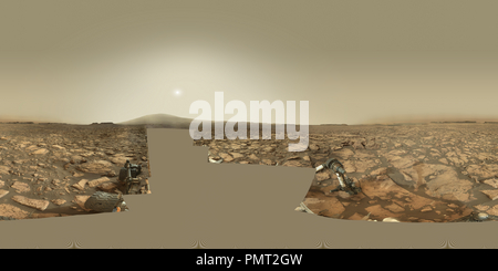 360 degree panoramic view of Mars Panorama - Curiosity rover: Martian solar day 1492