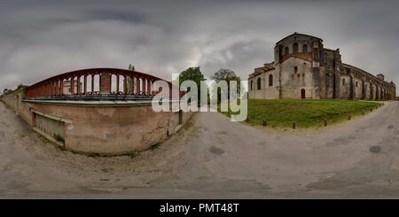 360 degree panoramic view of Sainte Marie-Madeleine, La Basilique De Vezelay, Yonne, Bourgogne Franche Comte 2393