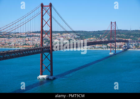 25 of April Bridge (Ponte 25 de Abril) – a suspension bridge over Tagus river. The former named Salazar Bridge it was renamed to commemorates the Carn Stock Photo