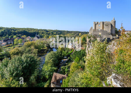 France, Vienne, Angles sur l'Anglin, labelled Les Plus Beaux Villages de France (The Most beautiful Villages of France), ruins of the castle overlooki Stock Photo