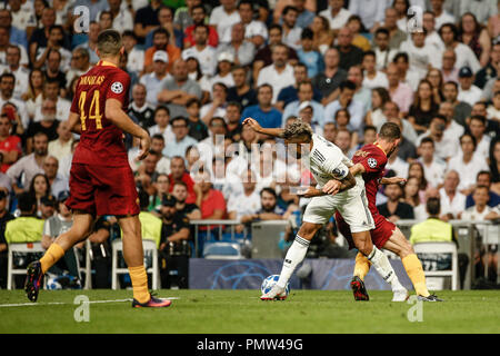 Santiago Bernabeu, Madrid, Spain. 19th Sep, 2018. UEFA Champions League football, Real Madrid versus AS Roma; Mariano Diaz (Real Madrid) fights for control of the ball Credit: Action Plus Sports/Alamy Live News Stock Photo