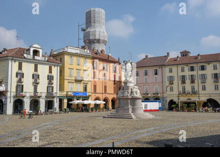 Vercelli, Italy - 8 September 2018: people walking on central Cavour square at Vercelli on Italy Stock Photo
