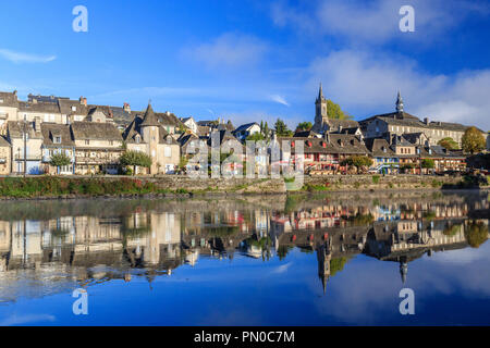 France, Correze, Dordogne valley, Argentat, Quay Lestourgie on the Dordogne river // France, Corrèze (19), vallée de la Dordogne, Argentat, quai Lesto Stock Photo