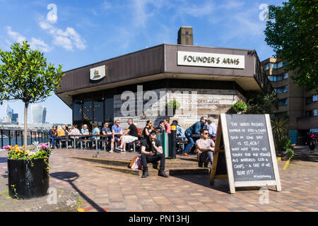 The Founder's Arms public house beside the Thames at Bankside, London. Stock Photo