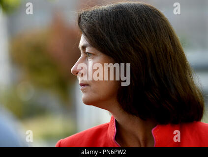Potsdam, Brandenburg. 20th Sep, 2018. Katarina Barley (SPD), Federal Minister of Consumer Protection, visits the garden city Drewitz, visits modernisation objects and finds out about solutions for socially acceptable rents. Credit: Britta Pedersen/dpa-Zentralbild/dpa/Alamy Live News Stock Photo