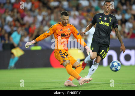 September 19, 2018 - Valencia, Spain - Neto of Valencia CF during the UEFA Champions League, Group H football match between Valencia CF and Juventus FC on September 19, 2018 at Mestalla stadium in Valencia, Spain (Credit Image: © Manuel Blondeau via ZUMA Wire) Stock Photo