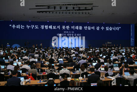 Seoul, South Korea. 20th Sep, 2018. South Korean President Moon Jae-in speaks at the Seoul press center in Seoul, South Korea on Sept. 20, 2018. South Korean President Moon Jae-in said Thursday that Kim Jong Un, top leader of the Democratic People's Republic of Korea (DPRK), had expressed his hope to rapidly hold his second summit with U.S. President Donald Trump during the inter-Korean summit in Pyongyang. Credit: Wang Jingqiang/Xinhua/Alamy Live News Stock Photo