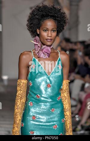 Milan, Italy. 20th Sep, 2018. Milan Fashion Week Fashion Women Spring Summer 2019.Daizy Shely fashion show. In the photo: model Credit: Independent Photo Agency/Alamy Live News Stock Photo