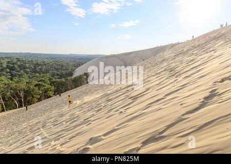 France Gironde Bassin D Arcachon Pyla Sur Mer Hotel Ha A Itza Antony Prunet La Patisserie De Famille The Family Pastry Stock Photo Alamy