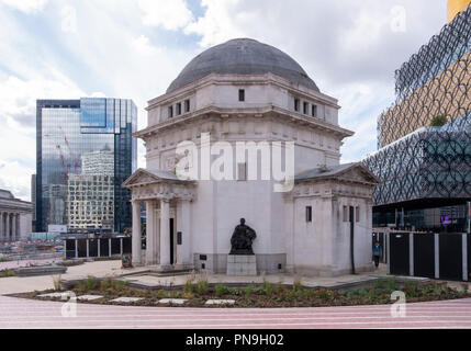 The Hall of Memory in Centenary Square, Birmingham, with the ew library and Hyatt hotel. Stock Photo