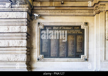 Memorial plaque at Waterloo Station entrance, London, UK with Roll of Honour of employees who heroically gave their lives in the Great War 1914-1918 Stock Photo